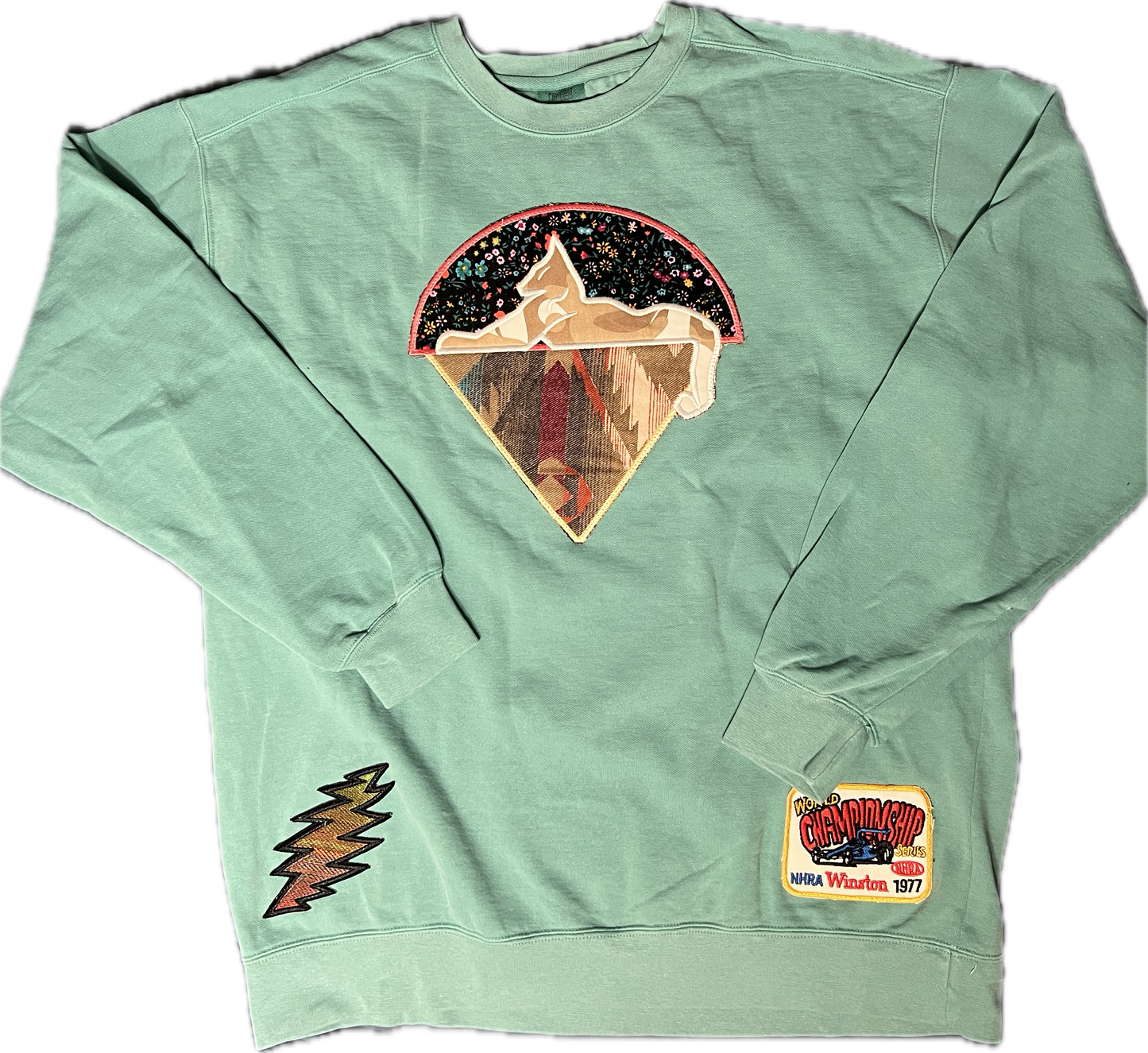 seafoam cats crewneck size XL